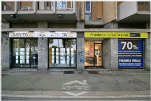 Negozio ristrutturato alta visibilità in Corso Traiano