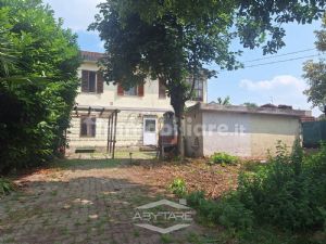 Porzione di Villa Bifamigliare