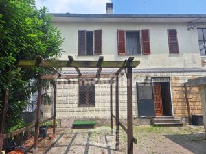 Porzione di Villa Bifamigliare