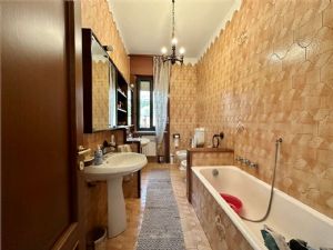 Villa con Piscina  – Un’Occasione Unica nel Suo Genere