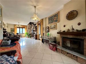 Villa con Piscina  – Un’Occasione Unica nel Suo Genere