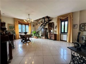 Villa con Piscina  – Un’Occasione Unica nel Suo Genere