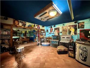 Villa con Piscina  – Un’Occasione Unica nel Suo Genere