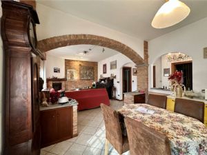 Villa con Piscina  – Un’Occasione Unica nel Suo Genere