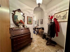 Ampio quadrilocale – Ultimo piano senza ascensore, zona Questura