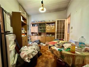 Ampio quadrilocale – Ultimo piano senza ascensore, zona Questura
