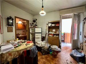 Ampio quadrilocale – Ultimo piano senza ascensore, zona Questura