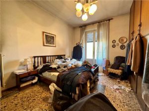 Ampio quadrilocale – Ultimo piano senza ascensore, zona Questura