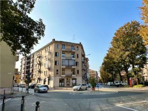 Ampio quadrilocale – Ultimo piano senza ascensore, zona Questura
