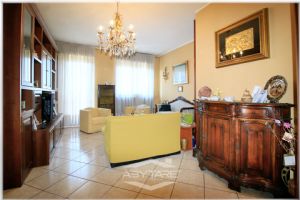 Appartamento panoramico su due livelli con terrazzi Torino Via Rignon 10