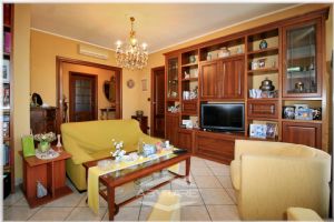 Appartamento panoramico su due livelli con terrazzi Torino Via Rignon 10