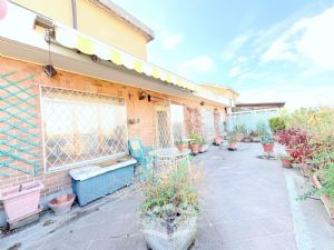 ATTICO DI 120 MQ CON TERRAZZO DI 50 MQ E BOX AUTO ESCLUSO DAL PREZZO