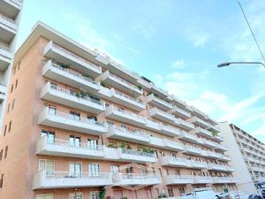 ATTICO DI 120 MQ CON TERRAZZO DI 50 MQ E BOX AUTO ESCLUSO DAL PREZZO