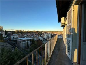 Panoramico alloggio all’ultimo piano con vista a 360° sulla città