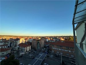 Panoramico alloggio all’ultimo piano con vista a 360° sulla città