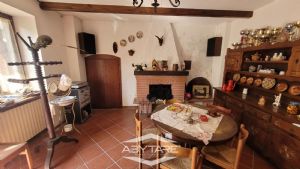 Casa semindipendente con giardino