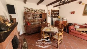 Casa semindipendente con giardino