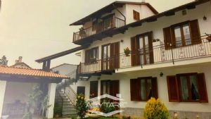 Casa semindipendente con giardino