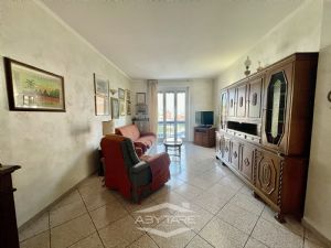 3 locali con box auto affittasi Moncalieri Via Turati 4