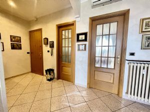 3 locali con box auto affittasi Moncalieri Via Turati 4