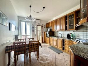 3 locali con box auto affittasi Moncalieri Via Turati 4