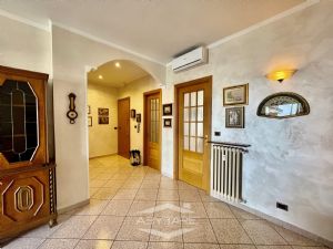 3 locali con box auto affittasi Moncalieri Via Turati 4