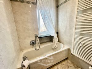 3 locali con box auto affittasi Moncalieri Via Turati 4