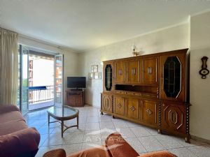 3 locali con box auto affittasi Moncalieri Via Turati 4