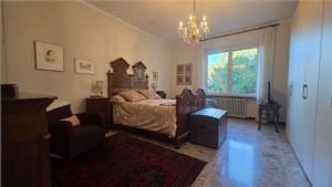 APPARTAMENTO IN VILLA CON GIARDINO E BOX