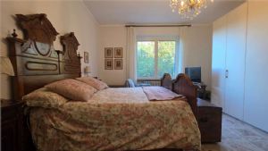 APPARTAMENTO IN VILLA CON GIARDINO E BOX