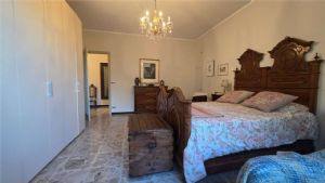 APPARTAMENTO IN VILLA CON GIARDINO E BOX