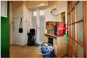 Negozio storico in affitto – Piazza Guala, Torino Sud