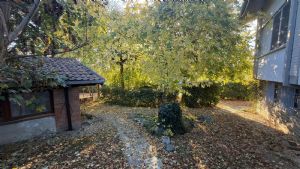 Casa indipendente con giardino e box auto in affitto