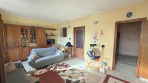 Appartamento trilocale in bifamiliare