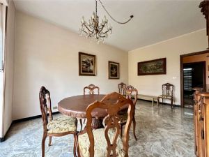 Traversa c.so Torino, quadrilocale arioso e ben servito