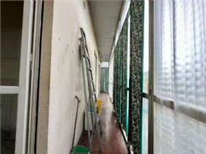 Traversa c.so Torino, quadrilocale arioso e ben servito