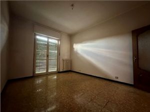 Traversa c.so Torino, quadrilocale arioso e ben servito