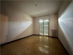 Traversa c.so Torino, quadrilocale arioso e ben servito