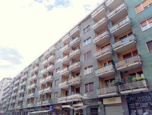 APPARTAMENTO DI 100 MQ CON DOPPI SERVIZI TOTALMENTE RISTRUTTURATO E MAI ABITATO