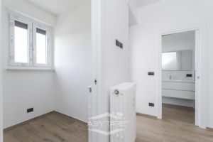 APPARTAMENTO DI 100 MQ CON DOPPI SERVIZI TOTALMENTE RISTRUTTURATO E MAI ABITATO