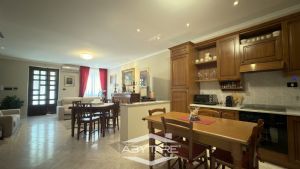 Appartamento con giardino in bifamiliare