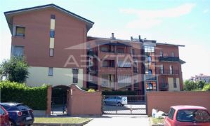 BEINASCO IN VENDITA QUADRILOCALE CON BOX E POSTO AUTO