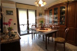 BEINASCO IN VENDITA QUADRILOCALE CON BOX E POSTO AUTO