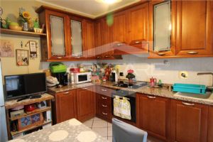 BEINASCO IN VENDITA QUADRILOCALE CON BOX E POSTO AUTO