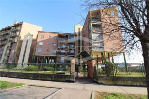 BEINASCO IN VENDITA TRILOCALE CON BOX AUTO DOPPIO