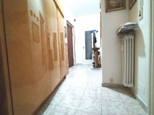 AMPIO BILOCALE . VOLENDO ARREDO INCLUSO NEL PREZZO !