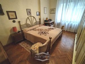 AMPIO BILOCALE . VOLENDO ARREDO INCLUSO NEL PREZZO !