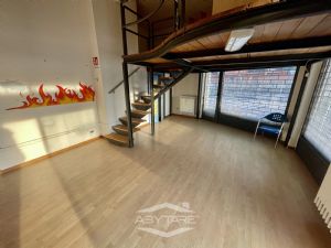 Negozio - Tre vetrine ad angolo - Adiacente Via Torino,