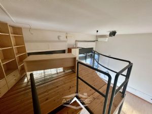 Negozio - Tre vetrine ad angolo - Adiacente Via Torino,