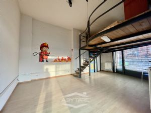 Negozio - Tre vetrine ad angolo - Adiacente Via Torino,